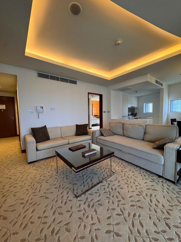 APARTMENT 3411